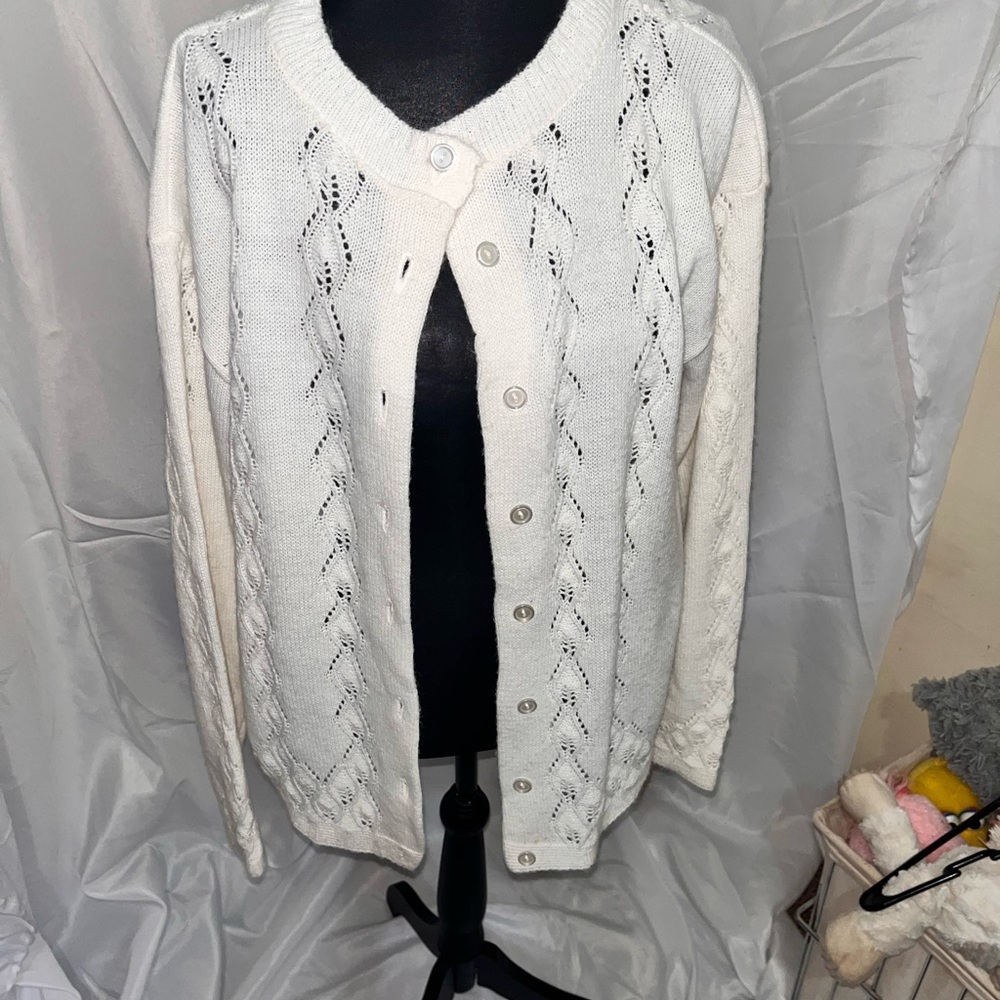 Carly Blake Elegant White Knit Cardigan Sz M Cozy Soft❤️